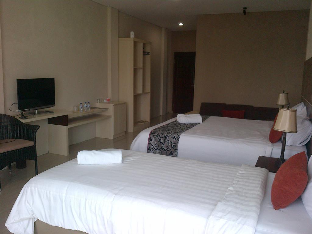 Santa Monica Hotel And Convention Ciherangsating Camera foto