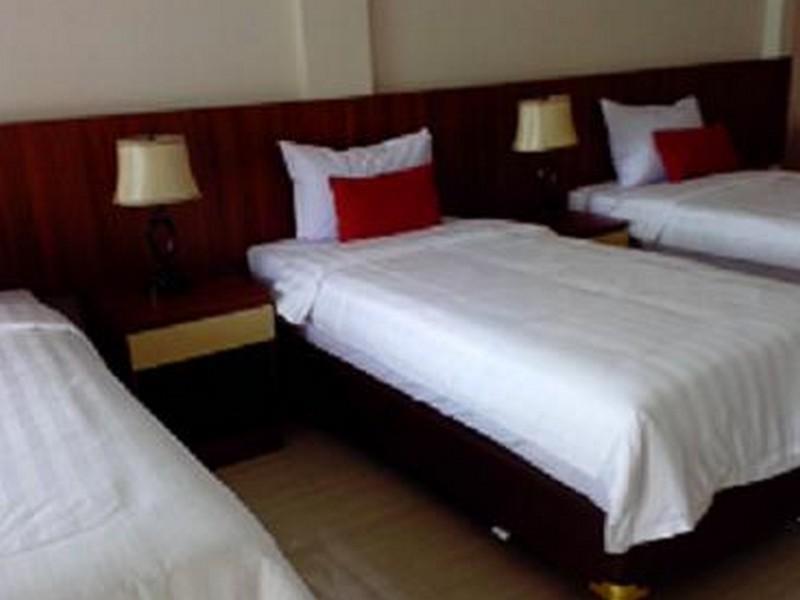Santa Monica Hotel And Convention Ciherangsating Esterno foto